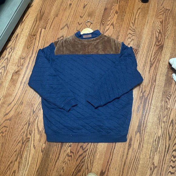 Vineyard Vines Quarter Zip - Picture 4 of 5